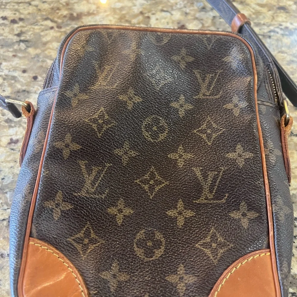 Vintage Louis Vuitton Amazone Monogram Crossbody Bag - Picture 2 of 9
